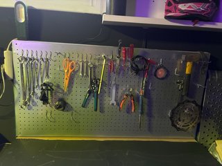 Banco de trabajo con panel