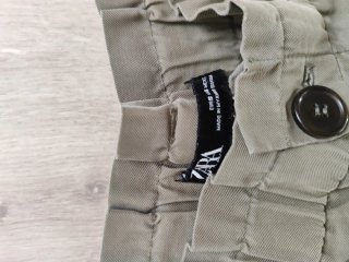 Pantalón chino caqui · Zara · S (perfecto estado)