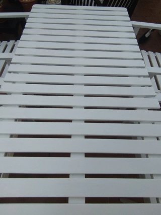 Mesa y 4 sillas blancos de jardín, patio, balcón.