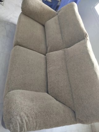 Sofá 2 plazas grande tela beige y negro