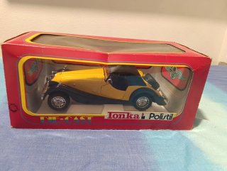 Morgan Plus 8 Polistil Die-Cast Amarillo