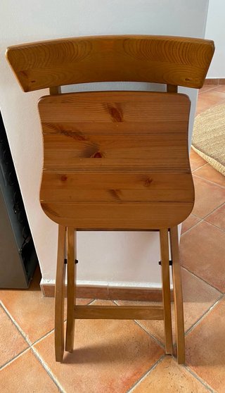 Mesa abatible madera y 6 sillas plegables