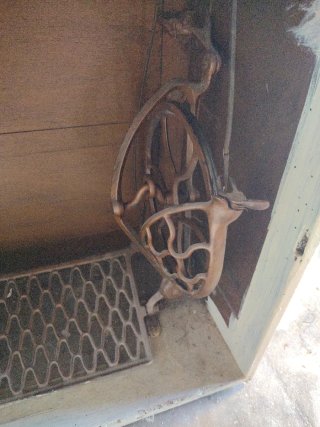 Máquina de coser Singer antigua