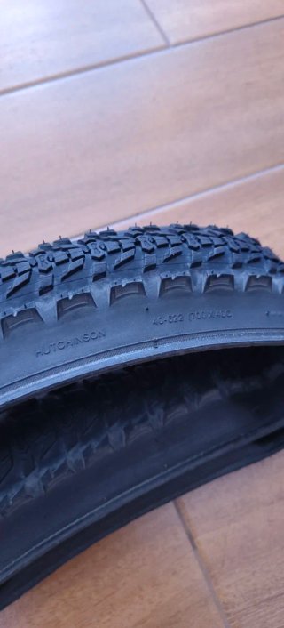 Neumático Hutchinson Tundra 700x40C gravel