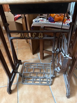 Máquina de coser antigua Alfa