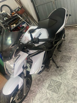 Kawasaki Naked Plata