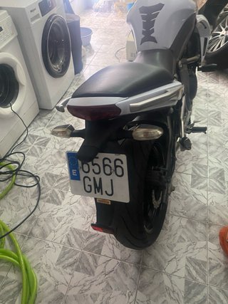 Kawasaki Naked Plata