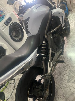 Kawasaki Naked Plata