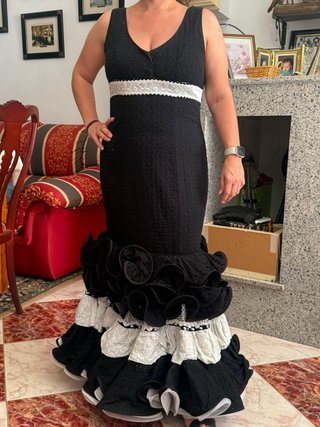 Traje de flamenca negro y blanco