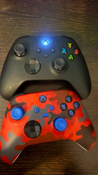 PACK XBOX SERIES X + 2 MANDOS + GTA + AURICULARES.