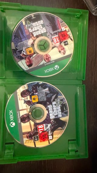 PACK XBOX SERIES X + 2 MANDOS + GTA + AURICULARES.