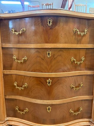 MUEBLE CLÁSICO CON ESPEJO