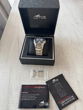 Lotus Cronógrafo Acero Caja y Correa
