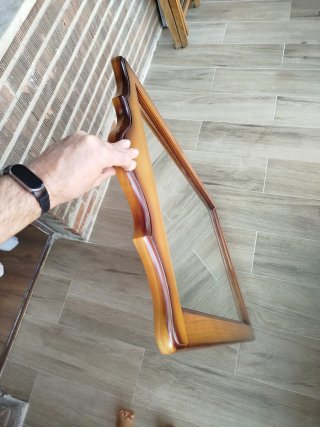 Espejo de madera con marco decorativo
