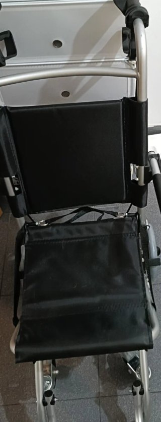 Silla de ruedas Mobiclinic es nueva a estrenar