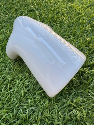 Salero fantasma blanco