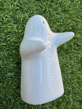 Salero fantasma blanco