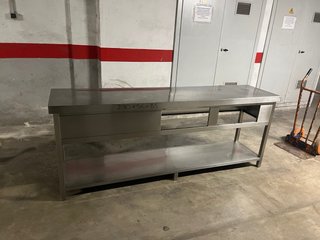 Mesa de trabajo industrial 230x56x85