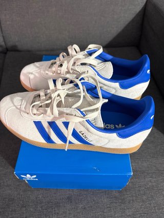 Zapatillas Adidas Gazelle Beige y Azul