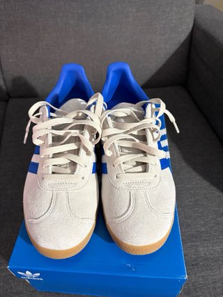 Zapatillas Adidas Gazelle Beige y Azul