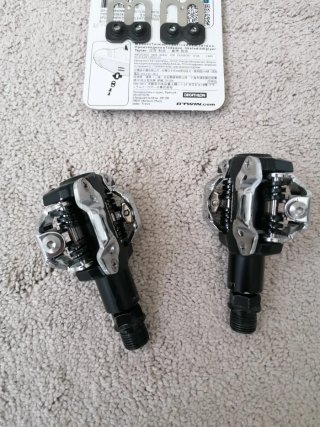 Pedales automáticos SPD B'Twin y calas