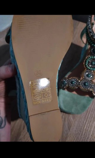 Sandalias cuña sin estrenar