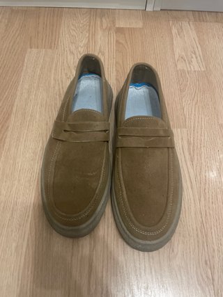 Zapatos mocasines ante beige