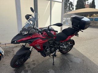Benelli TRK 502 ABS Roja y Negra
