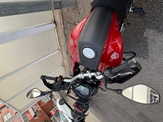 Benelli TRK 502 ABS Roja y Negra