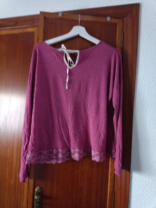 Blusa manga larga con encaje