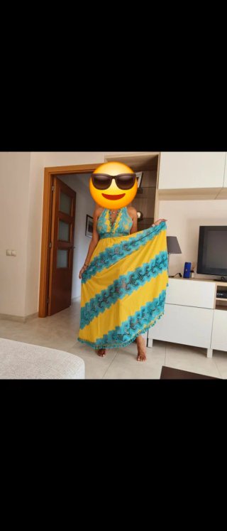 Vestido de verano amarillo y turquesa