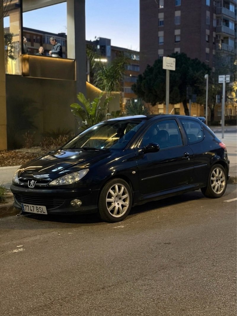 Peugeot 206 GTI (2001) - foto 1