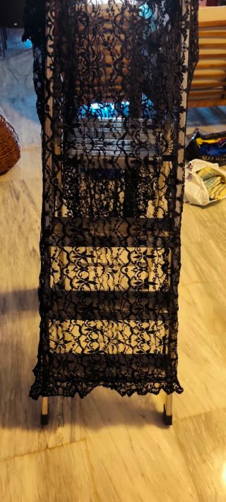 Mantilla de encaje negro