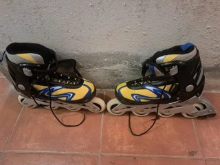 Patines en línea Talla 39-42 + Rodilleras