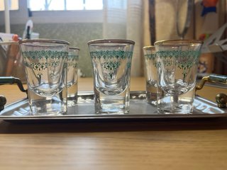 Juego 6 vasos té con bandeja acero