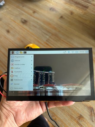 Raspberry Pi 4B con Pantalla Táctil 7