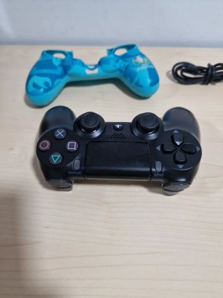 Controllere PS4 DualShock 4 Originale + Custodia + Cavo