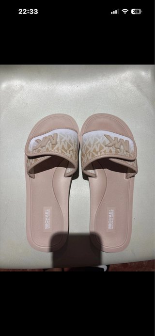 Chanclas Michael Kors MK Beige y Rosa
