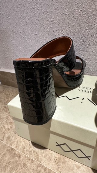 Sandalias tacón plataforma negras
