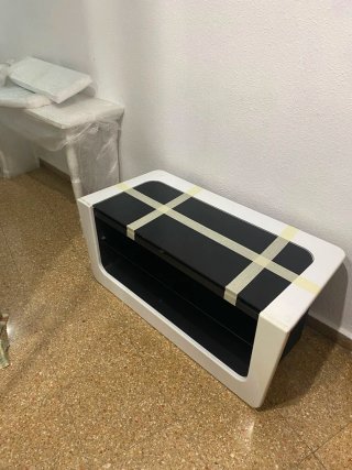 Mesa auxiliar moderna cristal y blanco