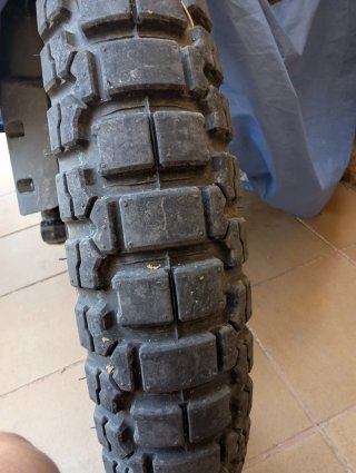 Neumáticos CST Ambro A4 90/90-21 y 140/70-18