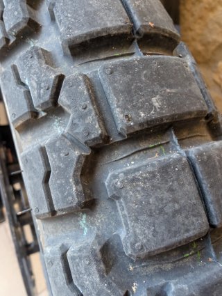 Neumáticos CST Ambro A4 90/90-21 y 140/70-18