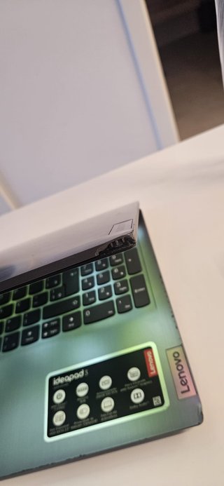 Lenovo IdeaPad 3 Ryzen 7 5700U 8GB RAM 256GB SSD