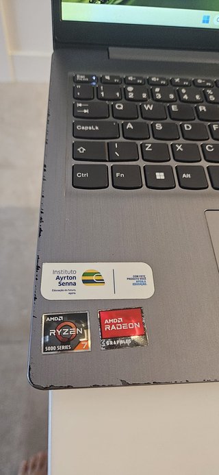 Lenovo IdeaPad 3 Ryzen 7 5700U 8GB RAM 256GB SSD