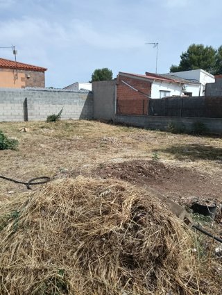 Parcela de 400 m en urbanización torre de santa ma