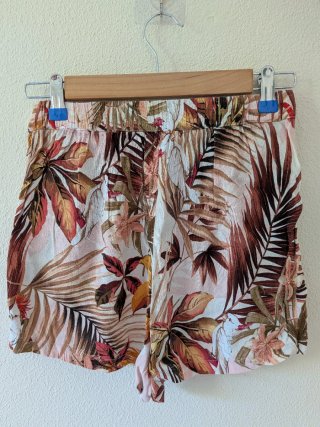 Pantalón corto estampado floral verano
