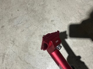 Tija sillín bicicleta WAKE roja