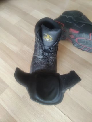 Botas de trabajo y soldadura negras