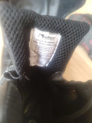 Botas de trabajo y soldadura negras