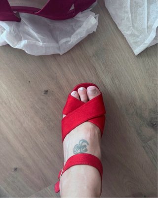 Zapatos de tacón ancho rojos